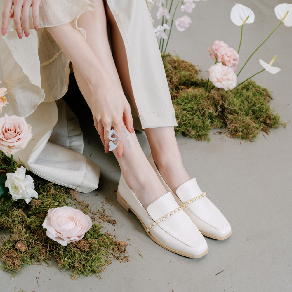 Kenni Chain Loafers - Beige (BEI)